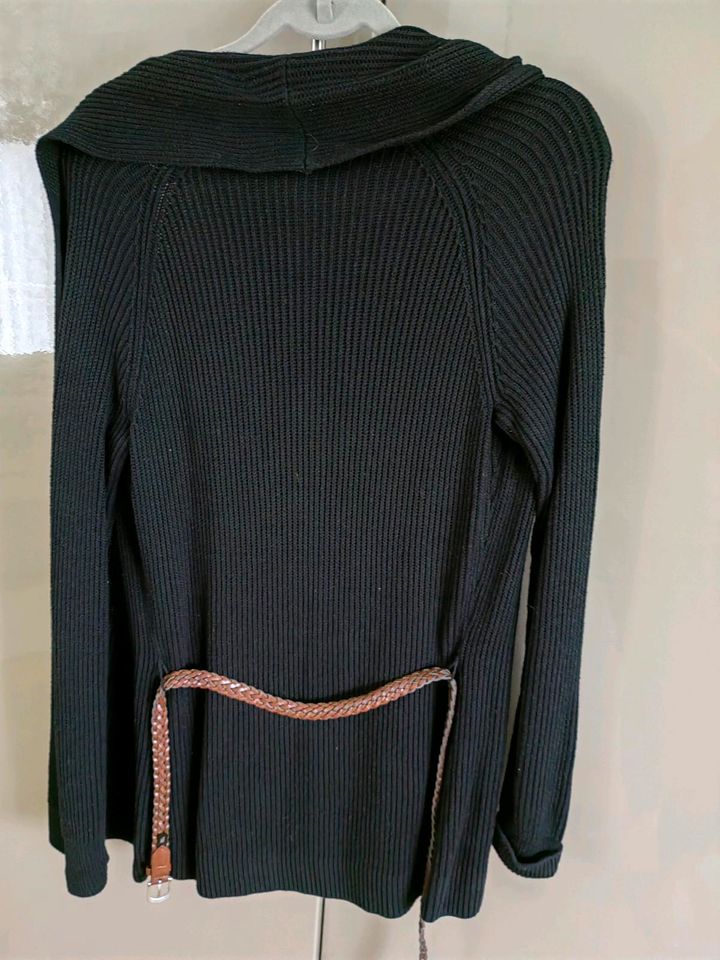 H&M Strick Jacke Cardigan mit Gürtel Gr. M in Cadolzburg