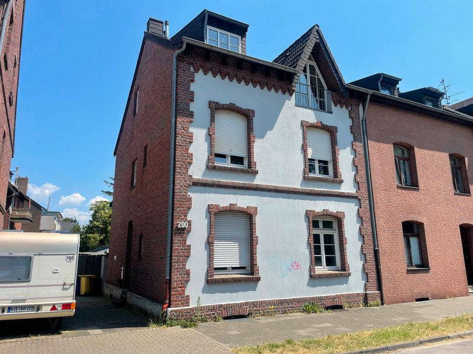 Schickes 3-Fam.-Haus in Viersen * EG und DG frei * SOLL-Rendite ca. 6,15% p.a. oder Eigennutzung in Viersen