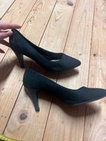Schwarze wildleder Imitat Pumps gr 40 Nordrhein-Westfalen - Neuenkirchen Vorschau