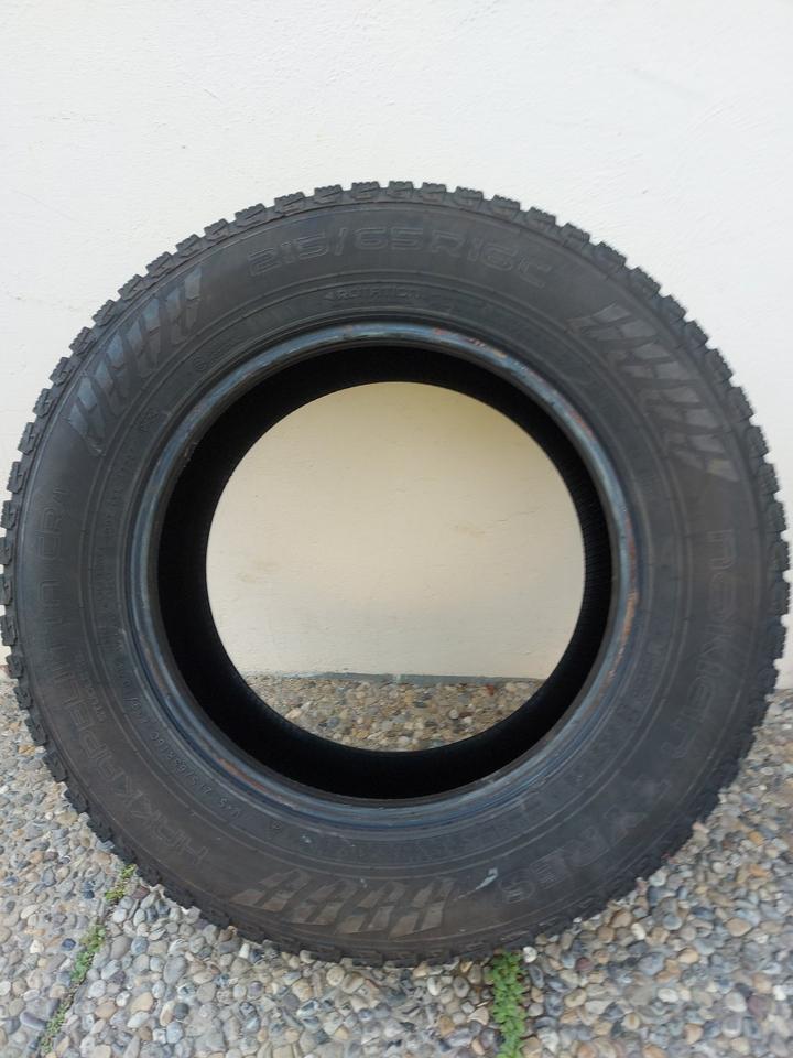 1x Winterreifen NOKIAN SnowProof 215/65 R16 C 6mm DOT 0924 in Wiggensbach
