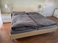 Doppelbett / Bett mit Lattenrost und Matratzen und Nachtschränke Niedersachsen - Rastede Vorschau