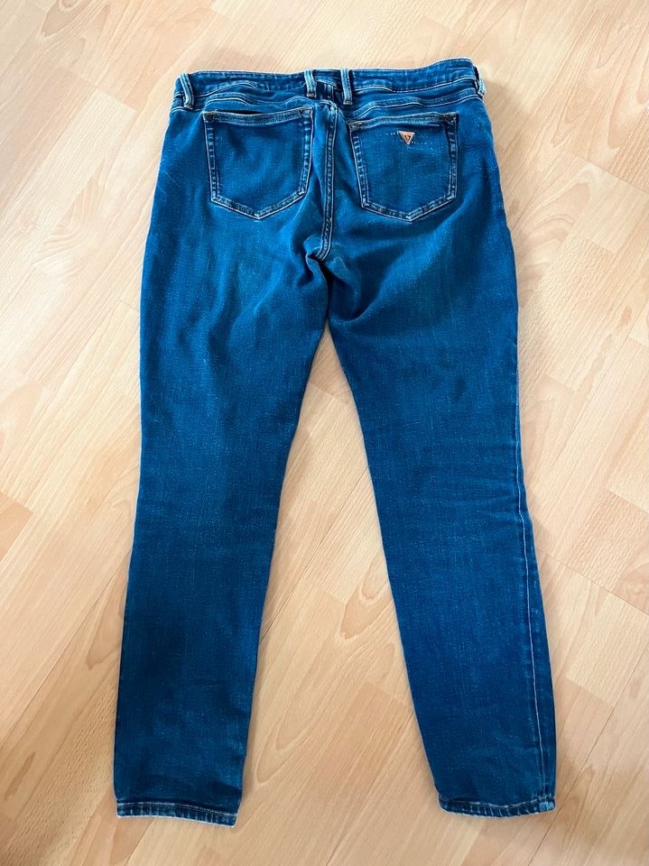 Jeans von GUESS in Mengkofen