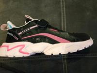 Mädchen Turnschuhe NEU Hessen - Breitscheid Vorschau