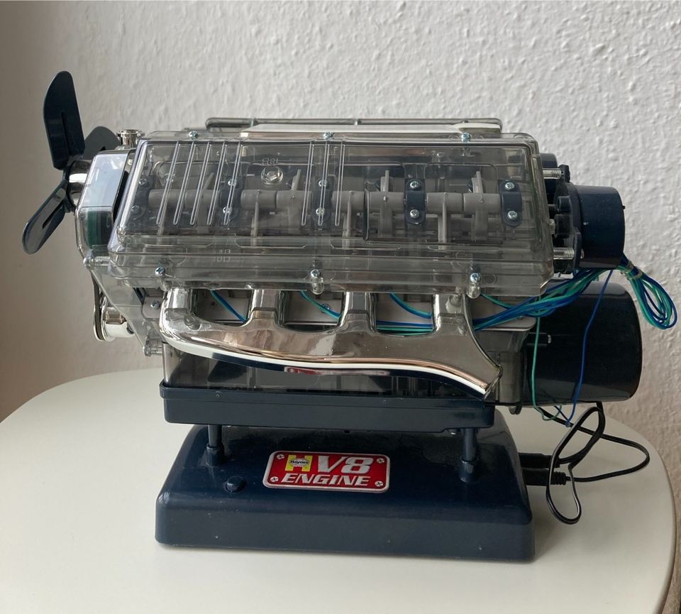 V8-Motor, 250Teile Bausatz, originalgetreues Modell, OVP, NP 130€ in Passau