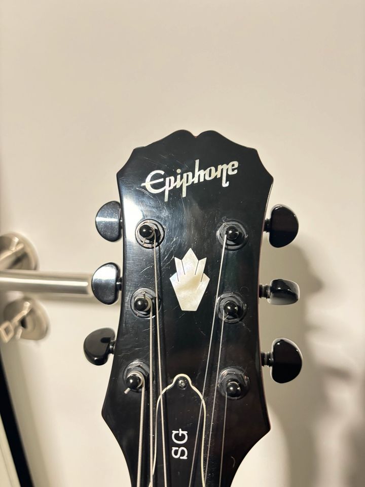 Epiphone SG G400 EMG81/60 in Kreuzau