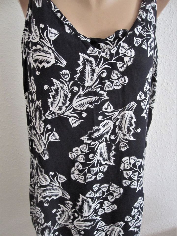 Comma Damen schönes Kleid Gr.40 schwarz weiß Neuwertig in Essen