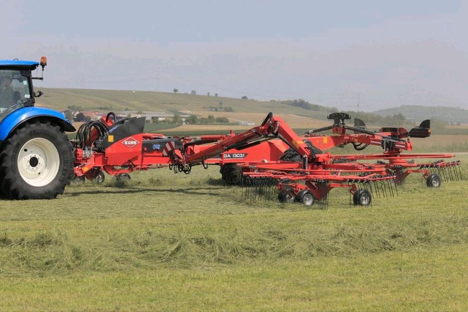 KUHN 4-Kreisel Schwader GA13031 8,4-12,5m Arbeitsbreite *neu* in Bad Waldsee