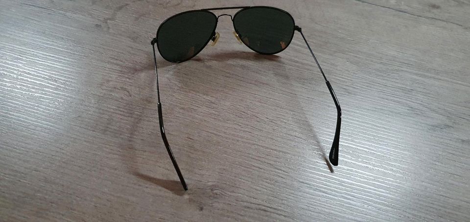 Sonnenbrille, neuwertig vom Optiker ohne Sehstärke in Vöhl