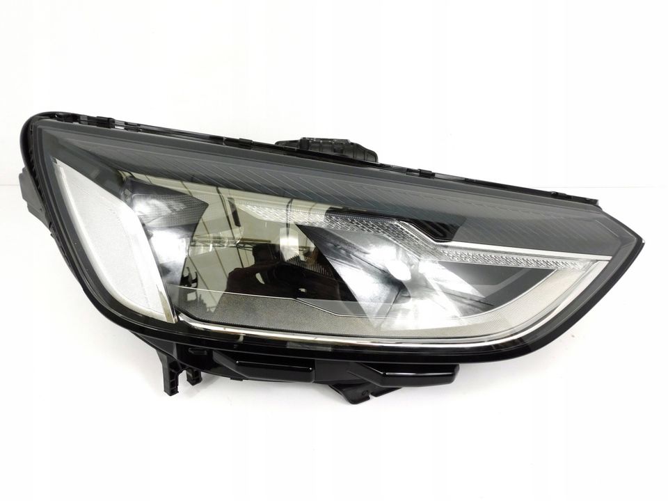 AUDI A4 B9 FACELIFT FULL LED RECHTS 8W0941012 SCHEINWERFER in Neu-Isenburg