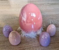 Osterdeko rosa/flieder  großes Ei mit Federn +4 kleine Nordrhein-Westfalen - Solingen Vorschau