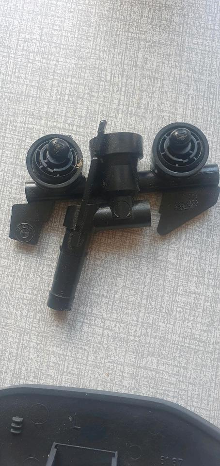 BMW E46 Scheinwerferwaschanlage Abdeckung Blende und Düse in Beverungen