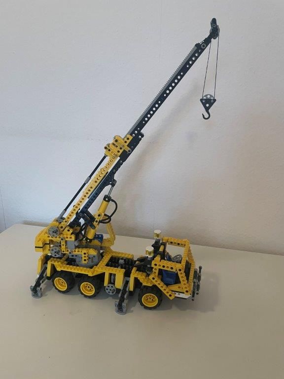 Lego Technic Technik 8438 Mobilkran in Berlin