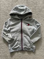 TOMMY HILFIGER Hoodie Jacke Gr 128 Hessen - Maintal Vorschau