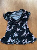 Kurzärmeliges Umstandsshirt mit Blumen Größe 38 Berlin - Tempelhof Vorschau