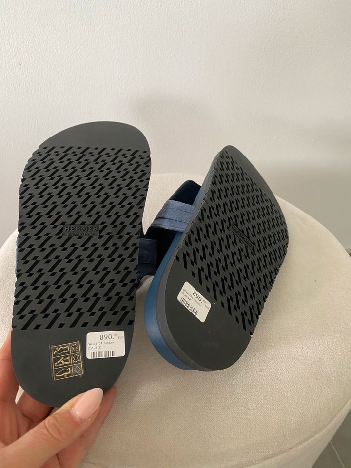 Hermes Empire Velourleder Sandalen blau Gold 40 in Saarbrücken