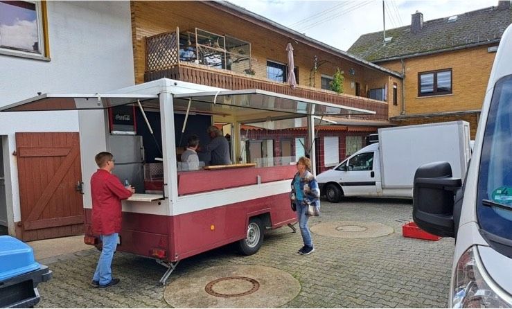 Imbissanhänger Imbiss Imbisswagen Burger Döner mieten in Bad Vilbel