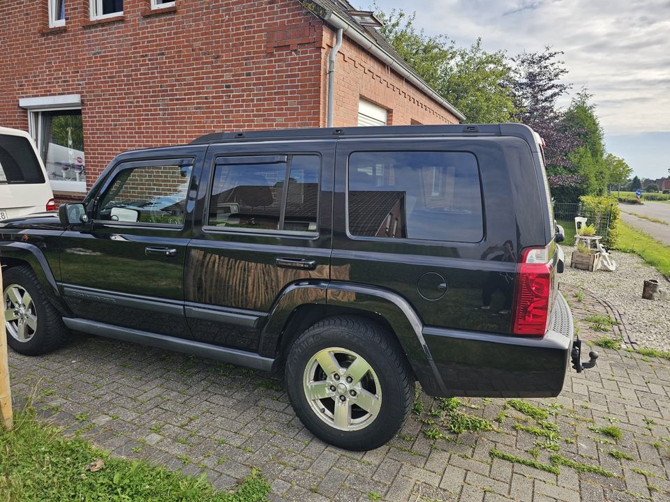 Jeep Commander 4,7 V 8 an Bastler in Uplengen