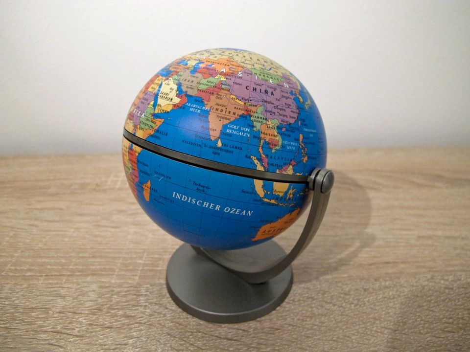 Globus Weltkugel 360 Grad drehen 2 Achsen in Unterföhring
