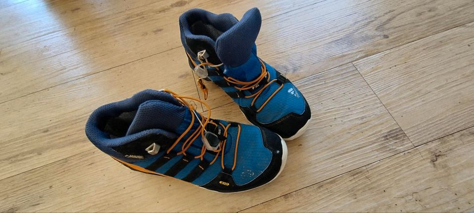 Adidas Terrex Größe 33, Wanderschuh in Starnberg