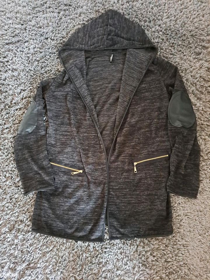 Madonna Sweatjacke Weste Damen Gr. M schwarz/grau in Bad Kötzting