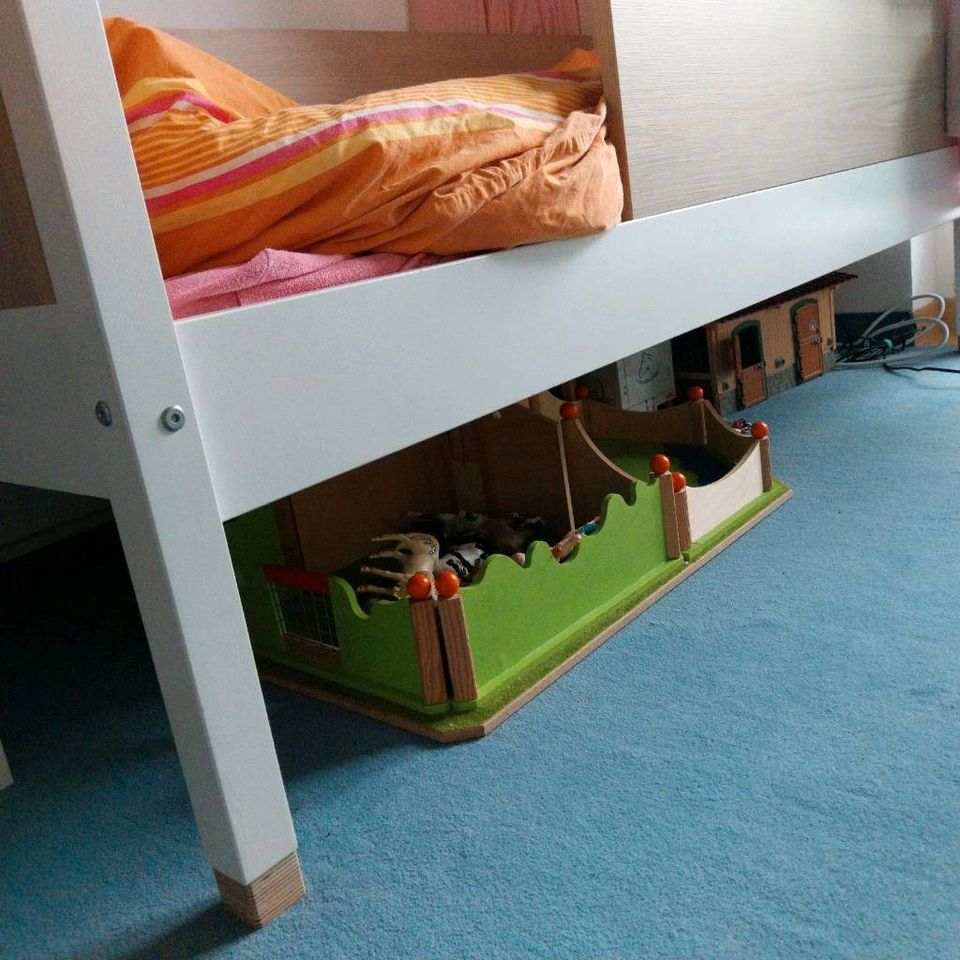 Kinderbett 160x70 mit Zubehör in Riemerling