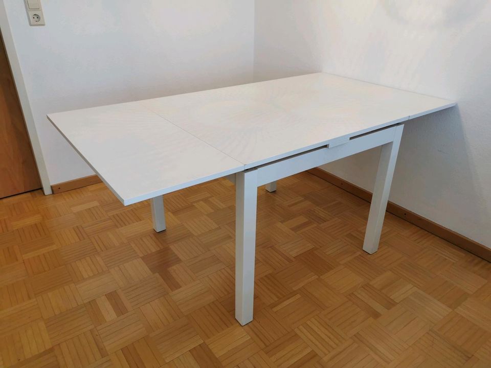 Tisch IKEA Bjursta Esstisch ausziehbar weiß 90x90 in Offenburg