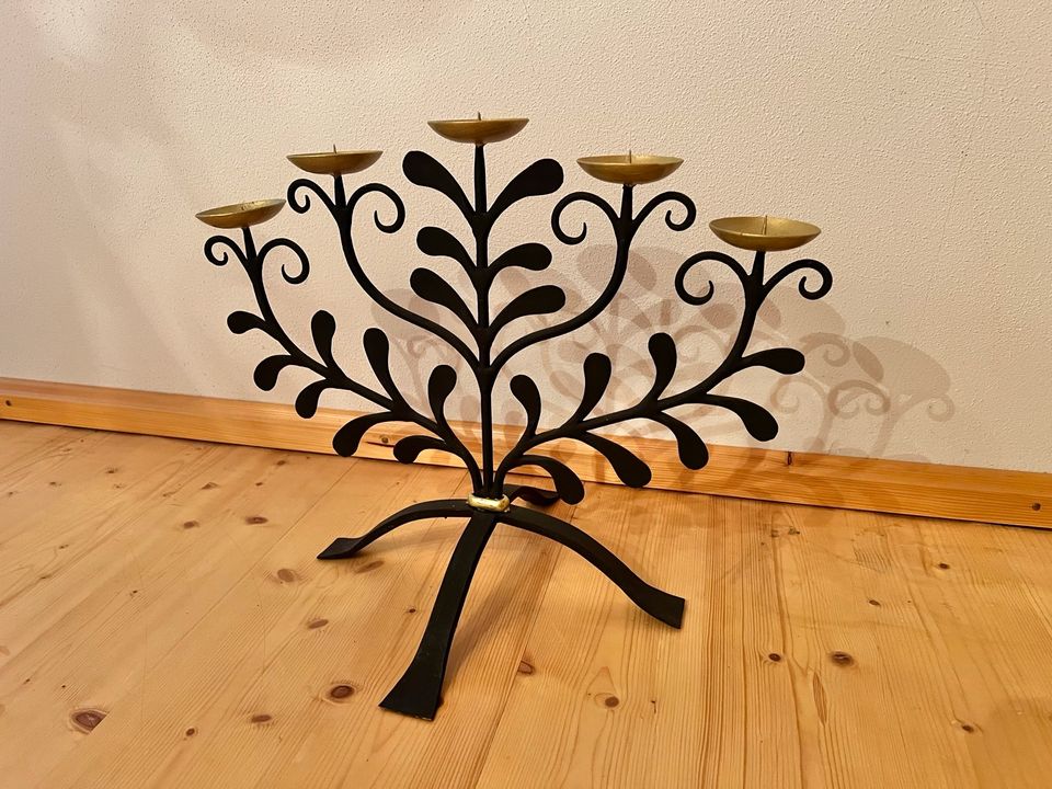 Dekorativer Kerzenständer aus Eisen geschmiedet in Bad Endorf