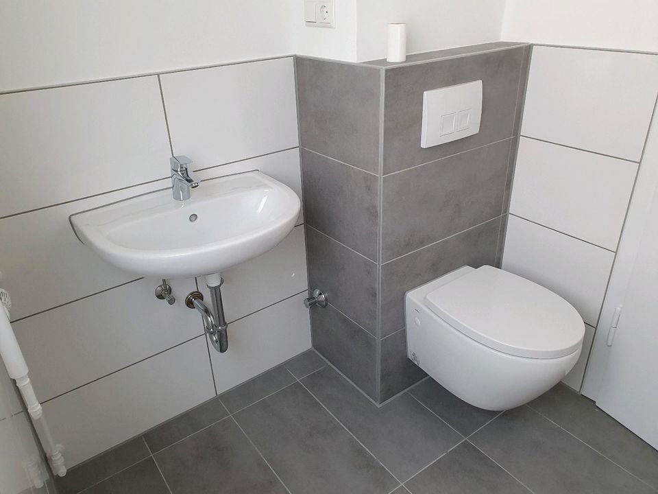 Badezimmer Sanierungen,  Hänge wc  ,  Waschbecken  Montage in Oberhausen