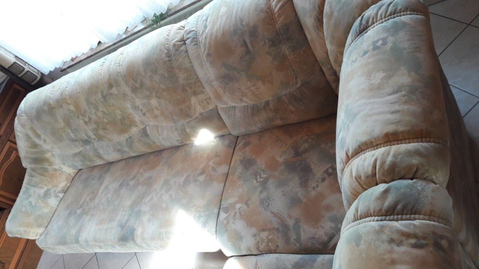 Schöne und sehr große Couch / Sofa + passendem Sessel abzugeben in Simmern