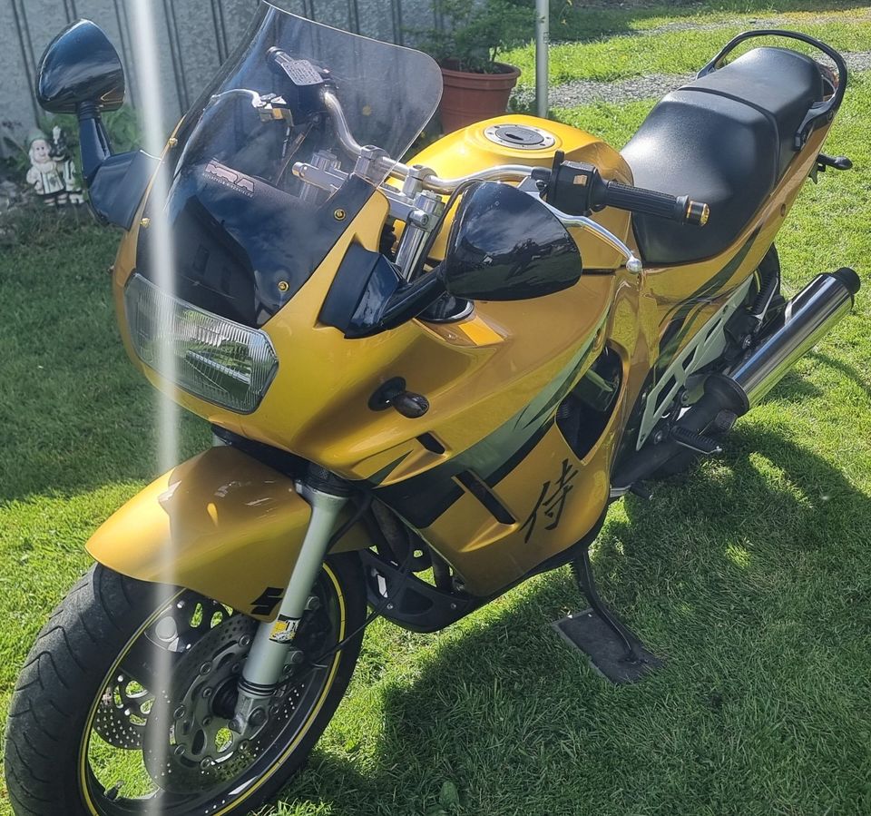 Suzuki GSX 600 F in Wilnsdorf