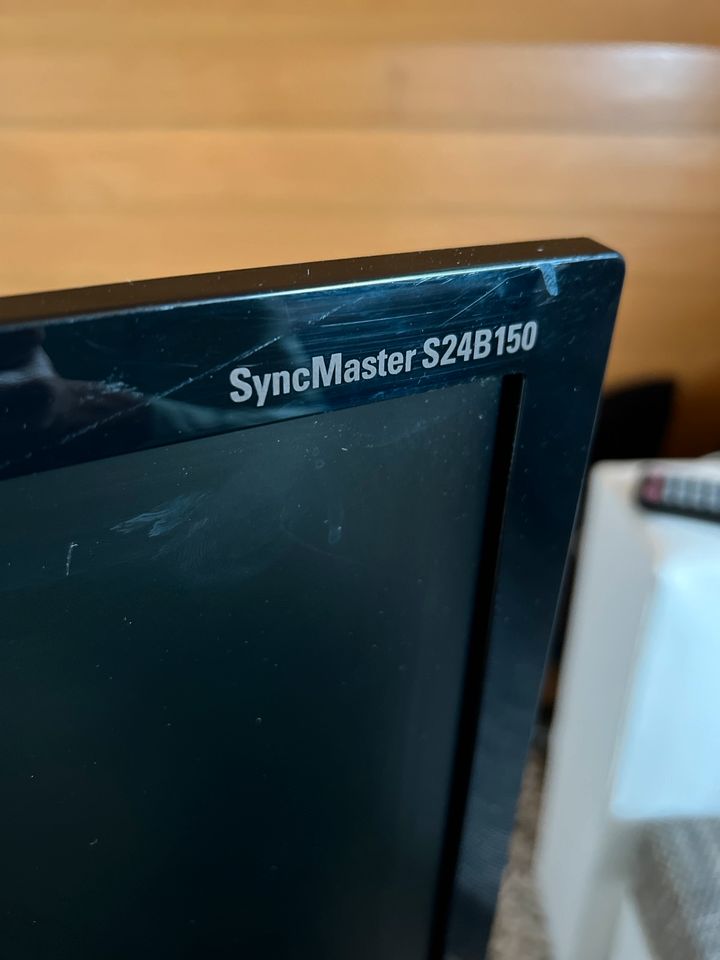 Samsung 24 Zoll Monitor SyncMaster LS24B150 in Karlstein