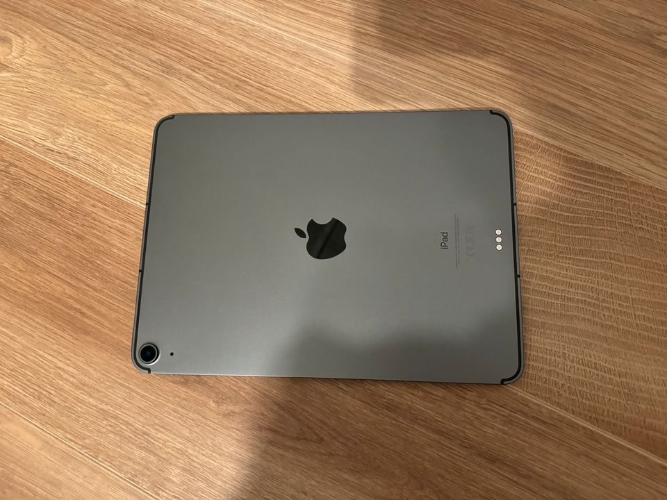 iPad Air 4 64GB WIFI+Cellular Space Gray in Berlin