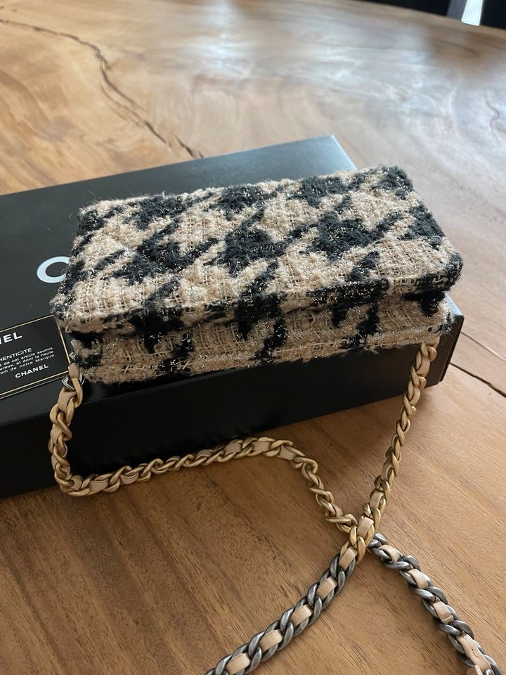 Chanel 19 Wallet on Chain Woc Karl Lagerfeld 2019 Hahnentritt in Kelkheim