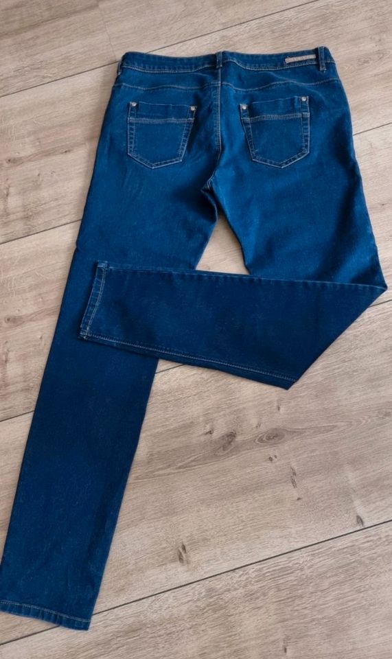 Dunkelblaue Skinny Jeans mit coolen Reißverschlüssen W33 L32 in Ditzingen