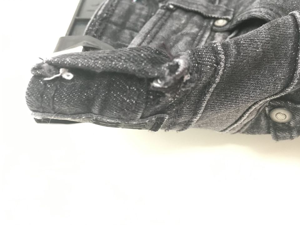 Graue Jeans mit Schnürung von Bershka, grau schwarz silber in Mietingen