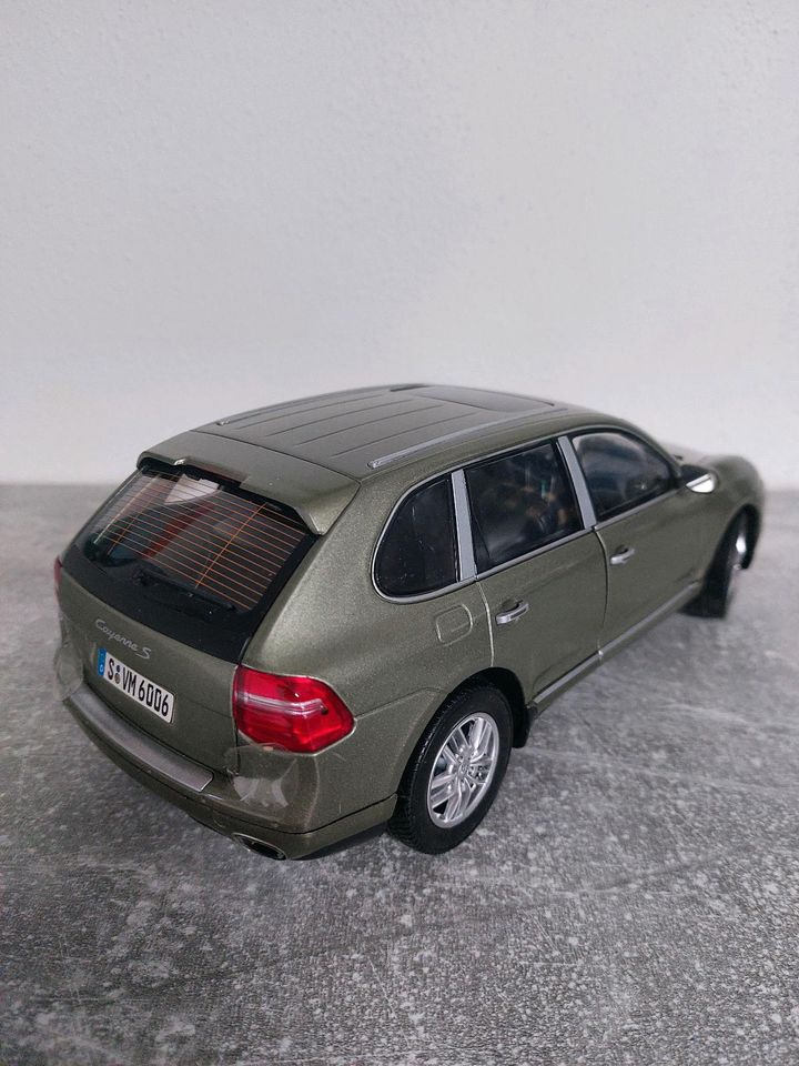 1:18 Porsche Cayenne S in Rugendorf