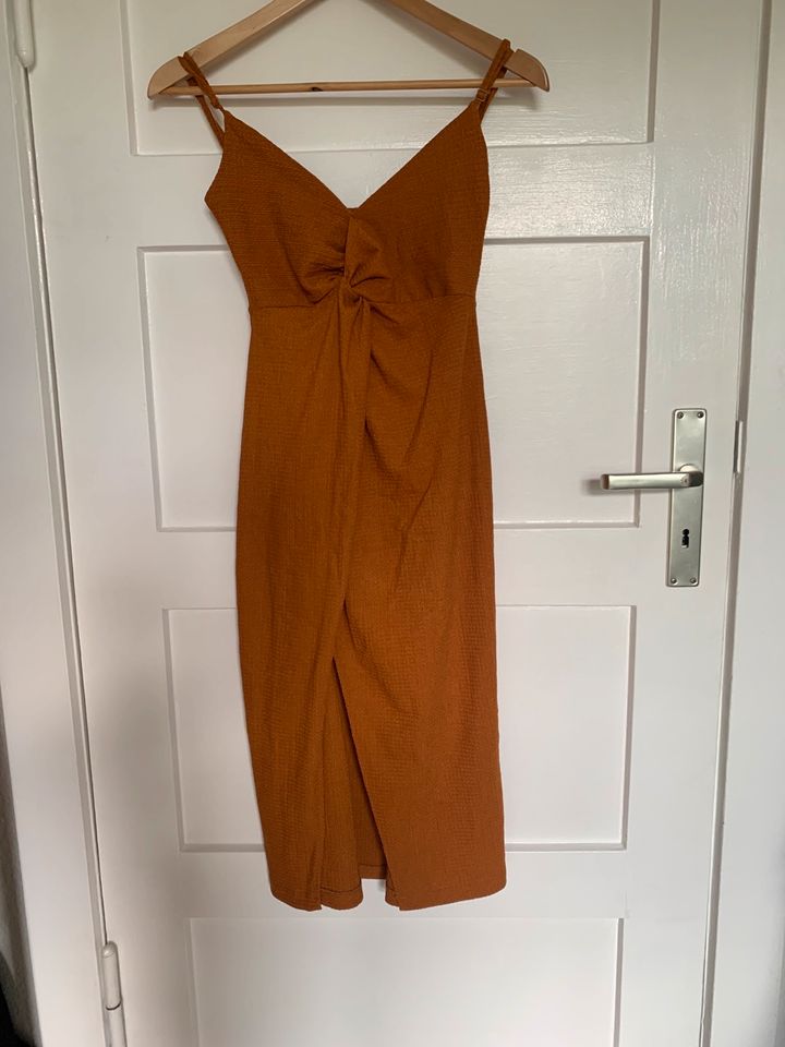 Sommerkleid XS Bershka Neu mit Schlitz braun/orange in Berlin