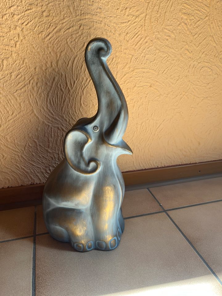 TOP! Schöner Elefant Figur aus Keramik in Mutlangen