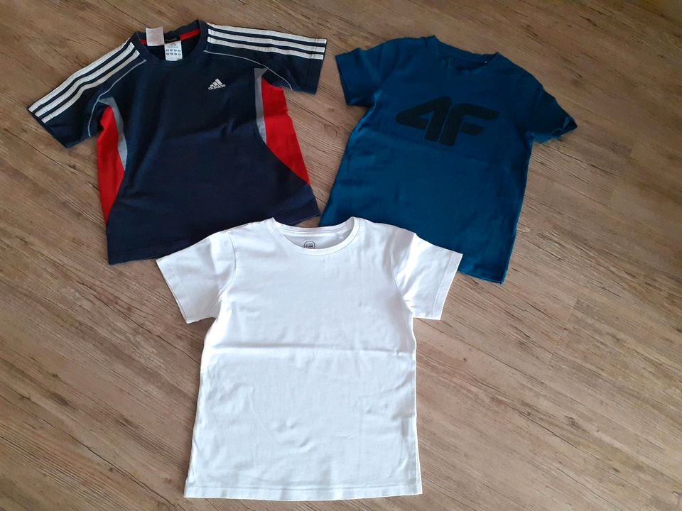 3x Tshirts*Adidas*4F*Gr.122-128*Junge*TOP in Erfurt