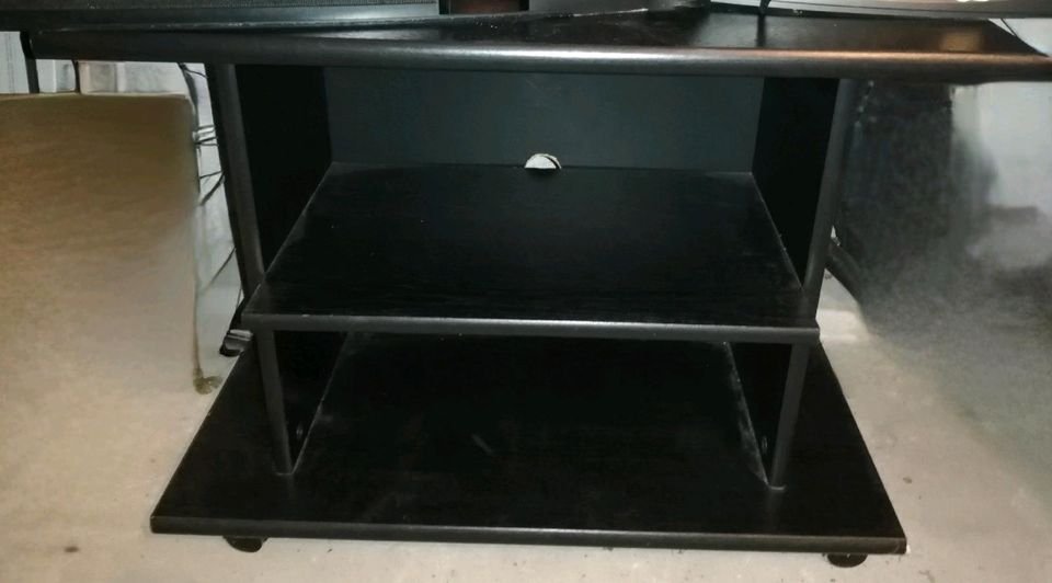 **Letzte Chance** TV Schrank mit 4 Rollen in Merseburg