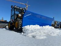 Winterdienst Schneeräumer Radlader mit Schneeschild mieten München - Allach-Untermenzing Vorschau