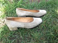 Wildleder Pumps mit Stickerei, beige, Gr.4/37 Thüringen - Meiningen Vorschau