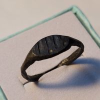 Echter Ring aus Römerzeit mit unbekannter Verzierung -  Antike Nordrhein-Westfalen - Altena Vorschau