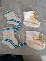 Baby Schuhe gestrickt handmade Unikat weiß blau gelb Berlin - Hellersdorf Vorschau