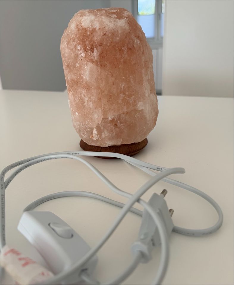 Salzkristalllampe Himalaya circa 3kg inkl. Ersatzleuchten in Mülheim (Ruhr)