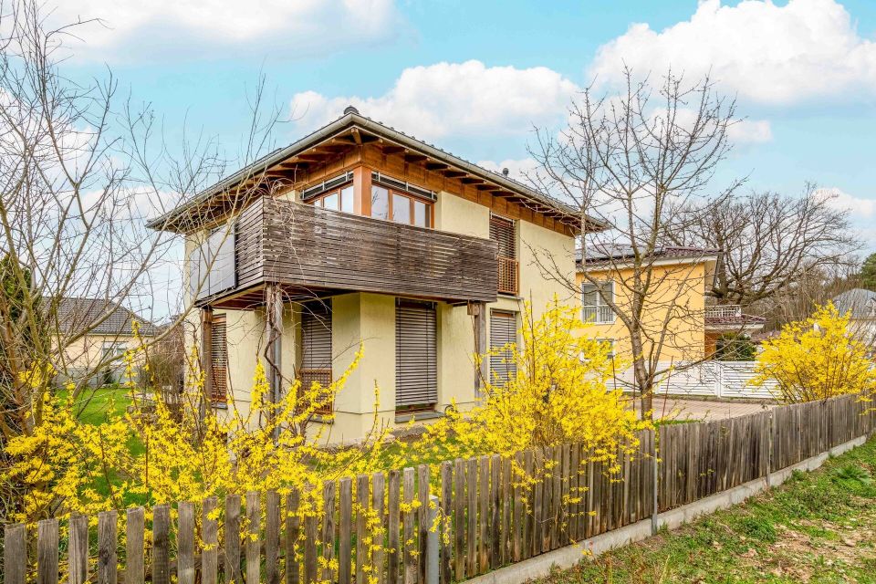 Traumhaftes Mehrgenerationshaus am Flakensee: Moderner Komfort in naturnaher Idylle! in Woltersdorf