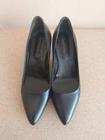 Görtz Pumps Absatzschuhe Damen 39 schwarz Freeflex Niedersachsen - Oldendorf (Landkreis Stade) Vorschau