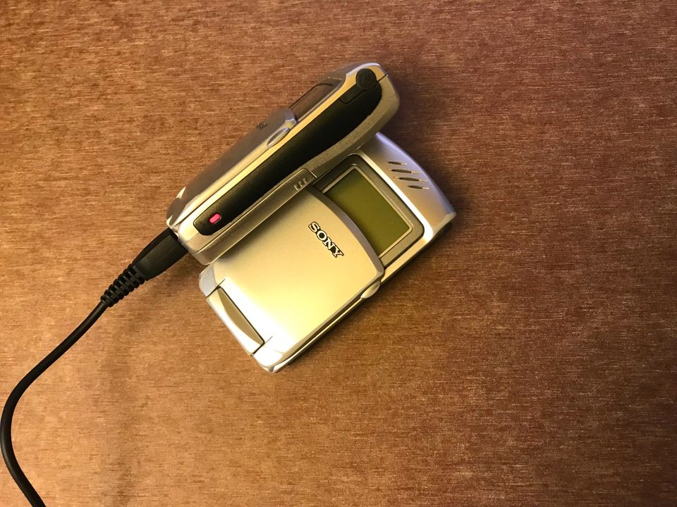 ** Sony Ericsson CMD-Z7 Handy GSM Jog-Dial Flip Vintage 2001 ** in Neuhausen ob Eck