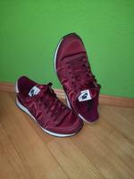 Nike Internationalist Größe 40 rot für 35,- Sachsen - Hoyerswerda Vorschau