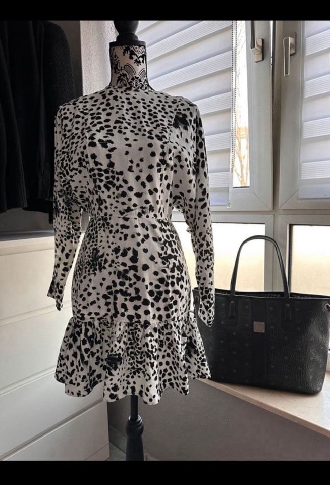 H&M Trend Kleid Leo Leopard weiß schwarz 36 S M 38 Business in Herten